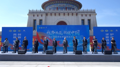 “絲路共筑 膚健中國——院士領航皮膚真菌防治萬里行”皮膚病義診活動在泰州舉行